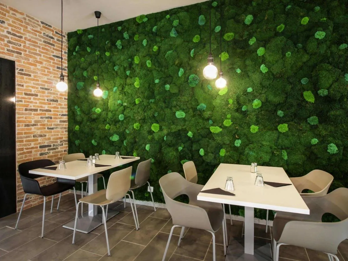 Ibis Cahors Hotel 3*,