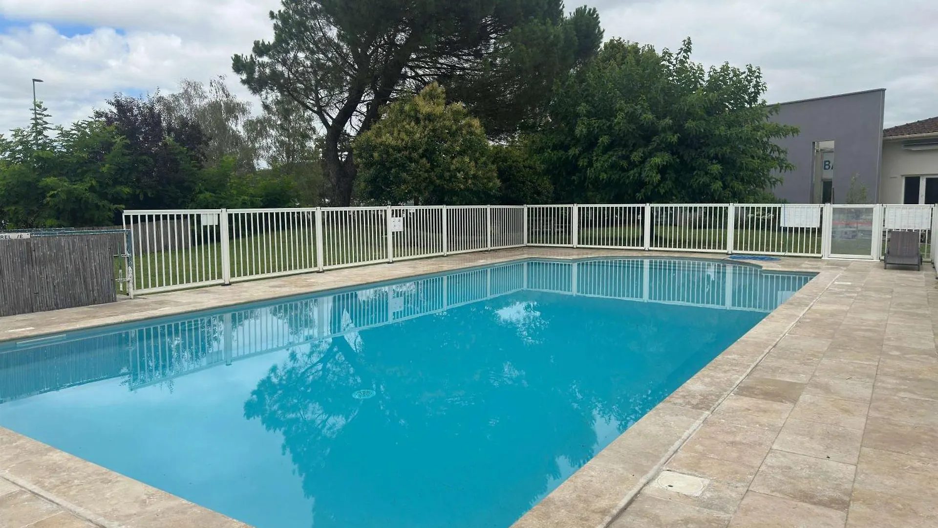 Ibis Cahors Hotel
